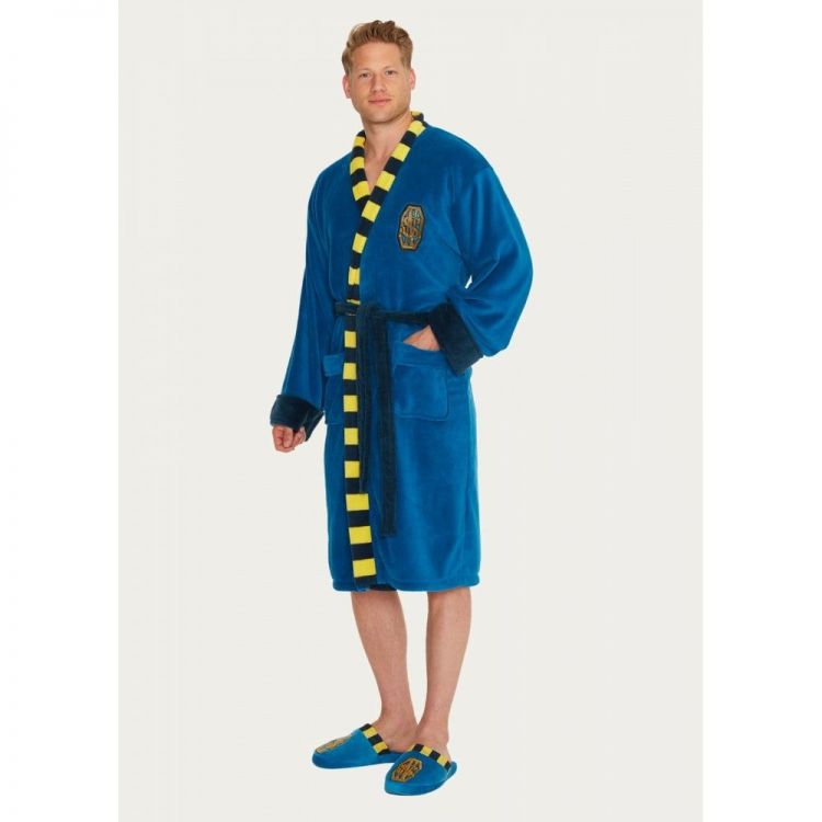 robe.thumb.jpg.46e77845819a817b9eaf405c21d0c5d8.jpg