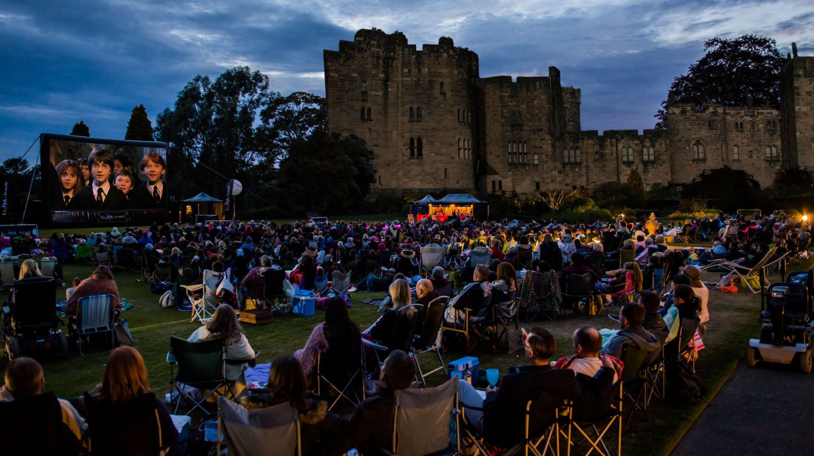 403117025_AlnwickCastleHarryPotter2.thumb.jpg.8b90954076d1365f01db90ab50782c1b.jpg